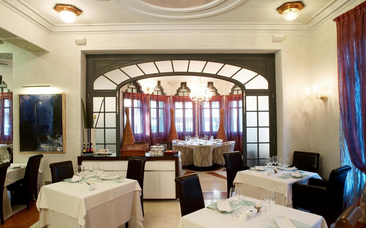 Hotel Sant Roc Solsona Extérieur photo